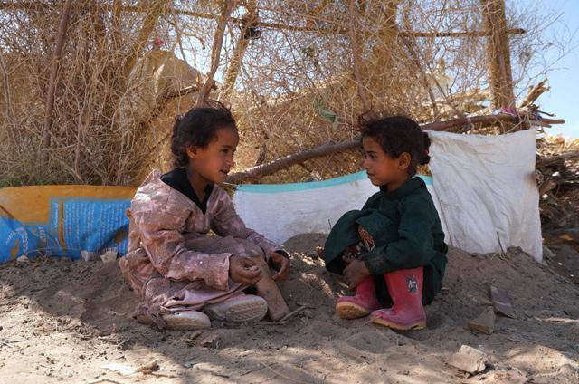 Displaced families face new exodus as Yemen fighting shifts again