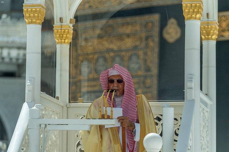 خطيب الحرم المكي: الاستكثار من الخيرات يدفع البلاء ويكشف الضراء