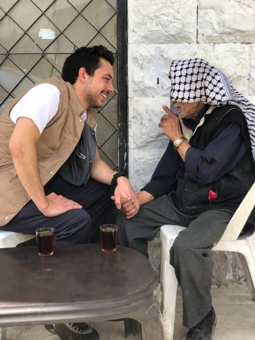 ولي العهد يعزي بوفاة الحاج حسين الديرباني ابو يوسف 