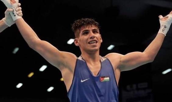 عشيش يحصد الفضية العالمية بالملاكمة