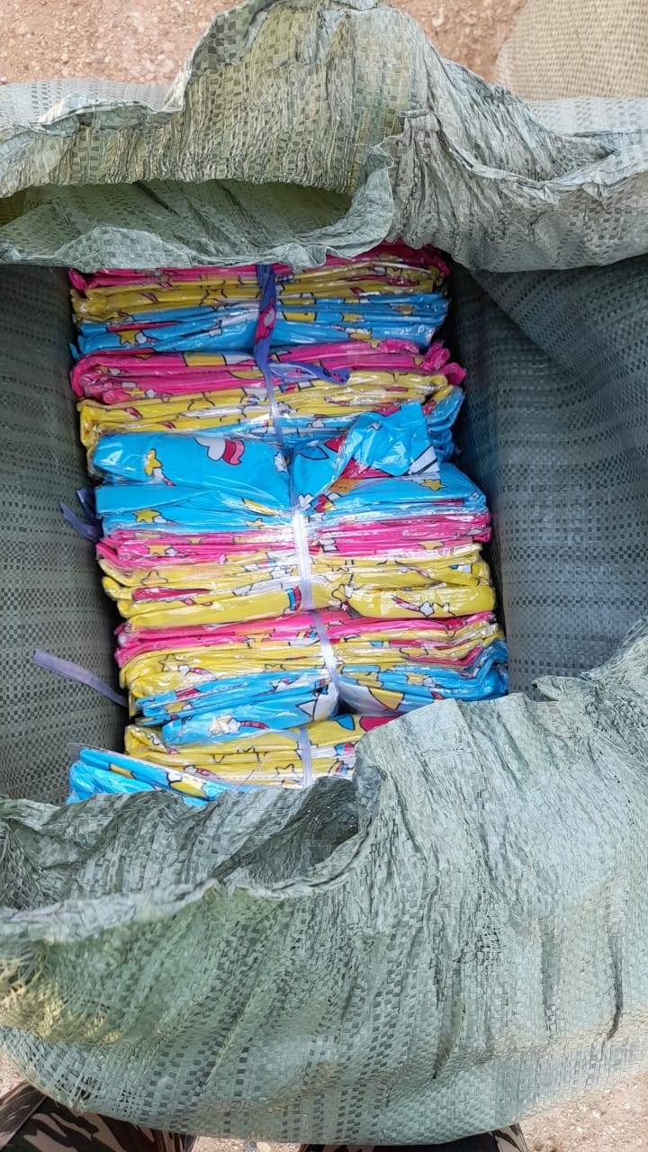 احباط تهريب البسة واحذية