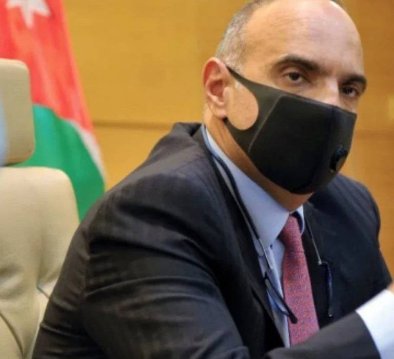 عاجل : الخصاونة يطلب من وزيري الداخلية و العدل تقديم استقالتيهما لمخالفتهما أوامر الدفاع