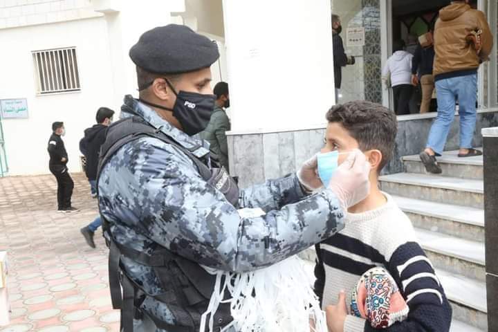 نشامى الأمن العام ينفذون مهامهم لإنفاذ أوامر الدفاع وتطبيق الحظر الشامل منذ ليل أمس ...صور