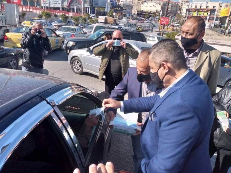 بلدية الزرقاء تطلق حملة توعوية ... صور