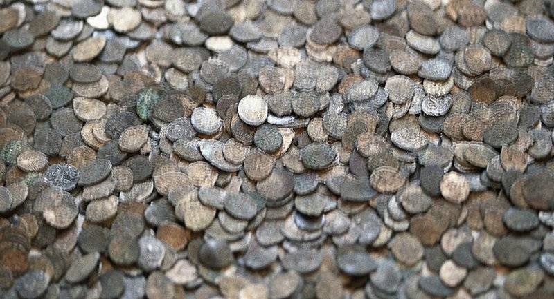 علماء روس يعثرون على كنز من العملات العربية