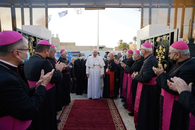 Pope celebrates largest mass of historic Iraq trip