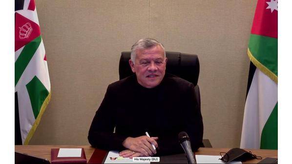 الملك يعرب عن فخره بالمرأة الأردنية...صور