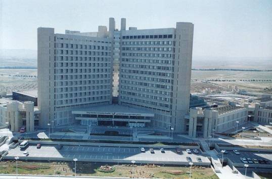 الملك المؤسس توقف العمل بالعيادات الخارجية