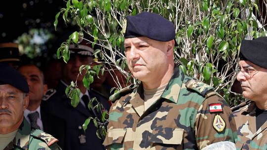 قائد الجيش بلبنان يوبخ السياسيين