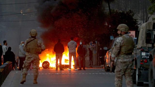 Lebanon protesters block roads over worsening poverty