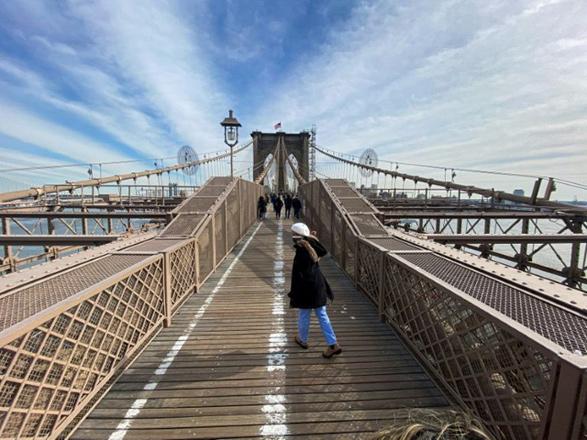 New Yorkers rediscover citys pandemicdeserted tourist spots