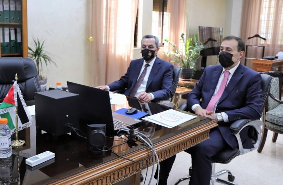 وزير التربيه :التعليم عن بعد ضرورة مرحلية وليس بديلا عن التعليم