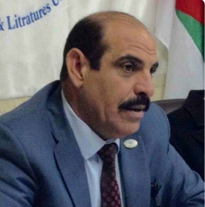 أصابه رئيس اتحاد الكتاب العدوان  بفيروس كورونا