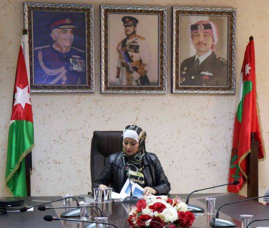 الحديد  تحاضر دورة التأهيل والدمج لضباط الصف رقم1