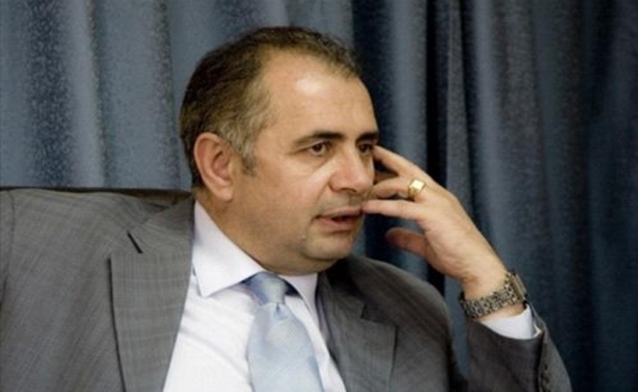 وزير الثقافة الفلسطيني يعزي بالشاعر جريس سماوي