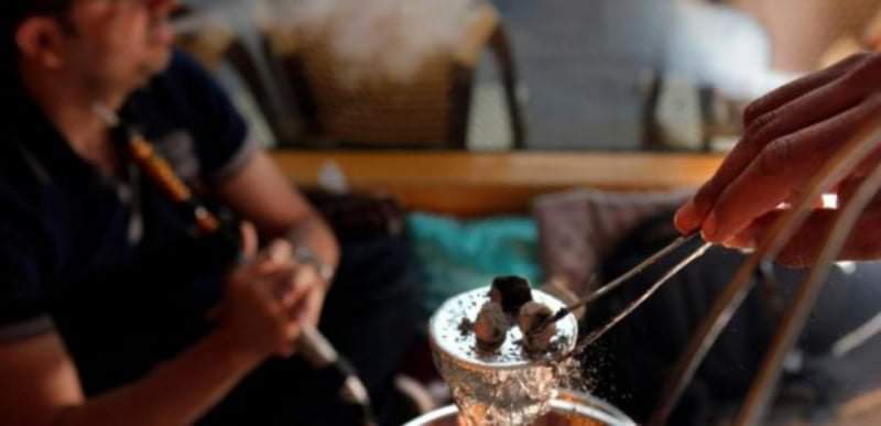 الامن يضبط وافد قدم الأراجيل والمشروبات الساخنة خلال الحظر