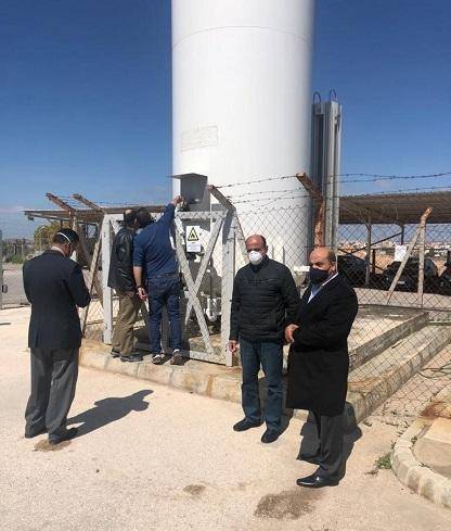 مسؤولو إربد يتفقدون خزانات الأكسجين