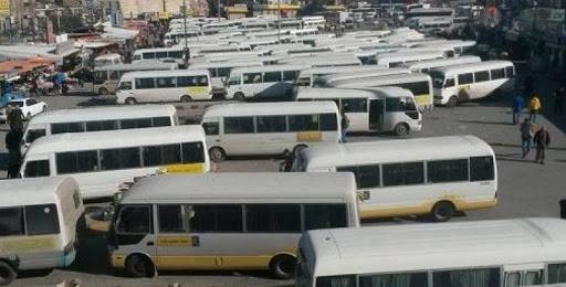 اعتصام لسائقي الحافلات في الزرقاء