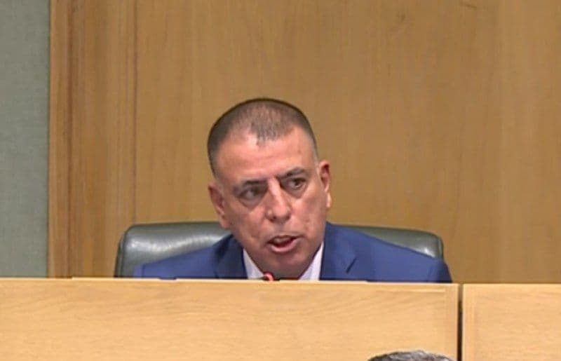 نواب يقاطعون وزير الصحة أثناء إلقاء كلمته في المجلس وجدل فيما بينهم