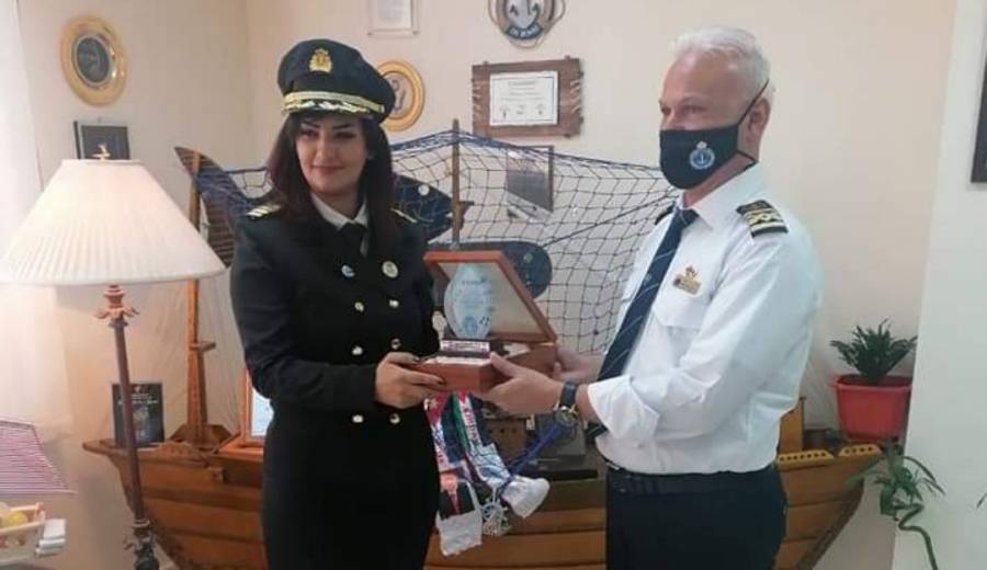 الهيئة البحرية الأردنية تكرم كبير ضباط بحريين حنان ابوعثمان_ صور