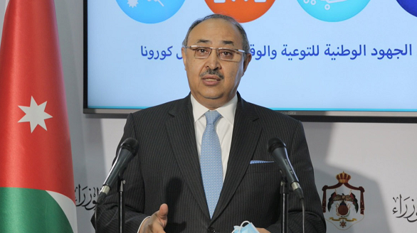 عاجل : الحكومة توجه رسالة طمأنة للأردنيين: صرف الرواتب في موعده و لا توجهات بفرض حظر شامل طويل