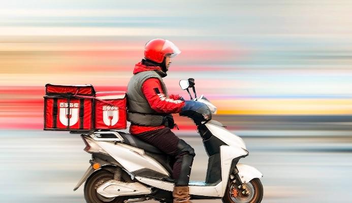 12 ألف تصريح لسائقي الديليفري