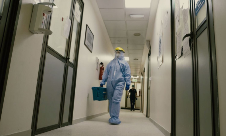 أزمة كورونا بالأرقام .. المستشفيات تمتلئ و تحذير من انهيار القطاع الصحي