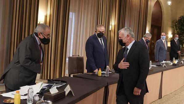 الملك : ضرورة تعاون الجميع من أجل السيطرة على كورونا