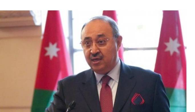 الحكومة تدرس منح متلقي لقاح كورونا تصاريح تجول خلال الحظر