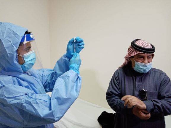 إدارة الأزمات يخصص برنامجاً للمتخلفين عن تلقي لقاح كورونا .. واليوم للجرعة الثانية فقط