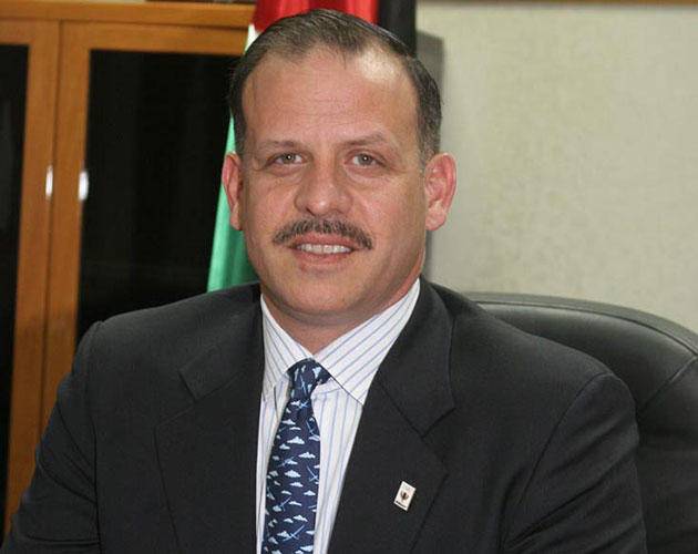 الأمير فيصل يقدم واجب العزاء بضحايا حادثة مستشفى السلط