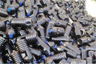 ضبط معمل غير مرخص للعصائر في اربد صورة