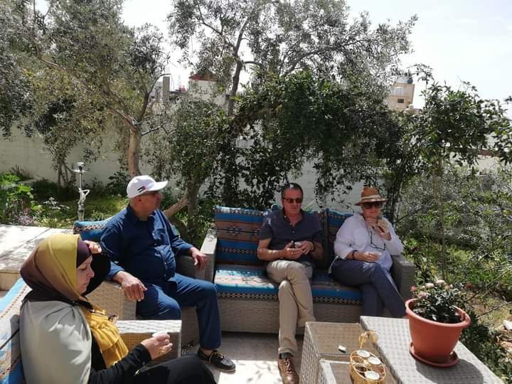 السفير الايرلندي يزور الكورة شمال المملكة.