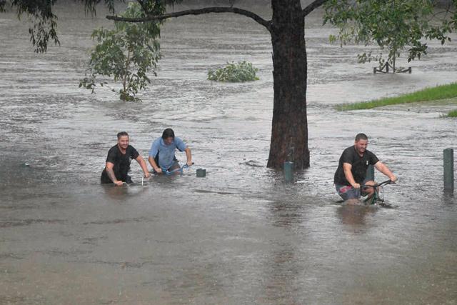 Thousands ordered to evacuate as floods hit Sydney