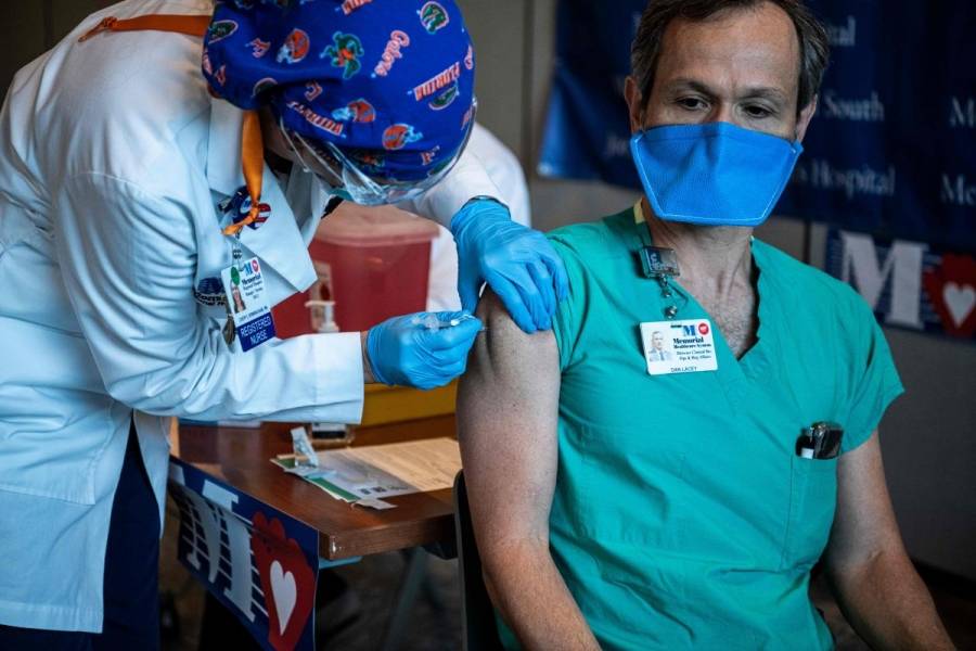 الأطباء: اليوم المفتوح لتلقيحنا جاء متأخرا