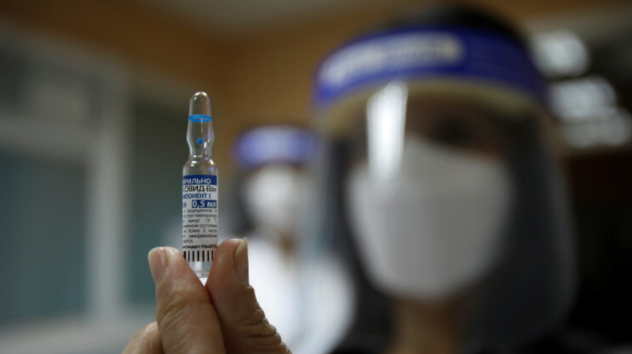 عاجل : الصحة تُطمئن متلقي اللقاح:  مطعوم أسترازينيكا آمن وفعال و لا يُسبب زيادة في التجلطات