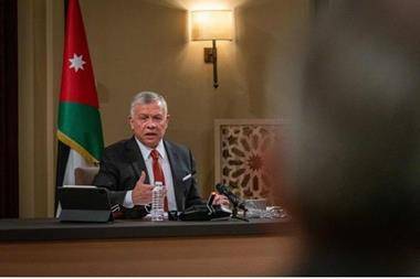 الملك لنواب: ضرورة الوقوف على جوانب الإهمال والتقصير