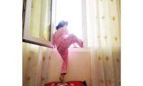 اربد : وفاة طفل إثر سقوطه عن بلكونة منزل في لواء الوسطية