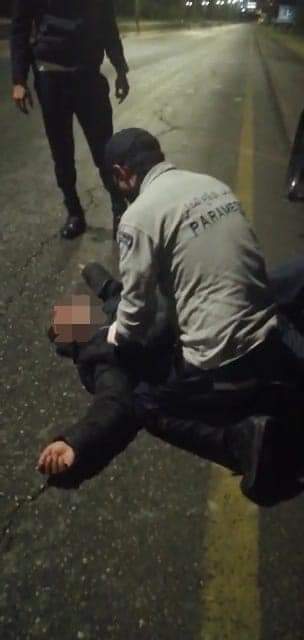 الدوريات الخارجية ينقذون حياة مواطن على طريق جرش استنجد بالدورية .