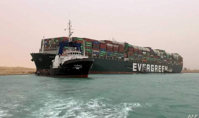 8 وفيات و29 إصابة بانهيار عقار جسر السويس بمصر