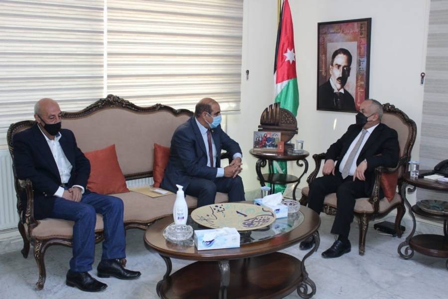 وزير الثقافة يؤكد على أهمية دور المؤسسات والهيئات الثقافية في إغناء الاحتفالية بعدد من المفردات الوطنية