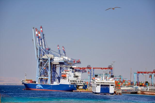 Aqaba port readies to receive stranded vessels as Suez Canal traffic resumes