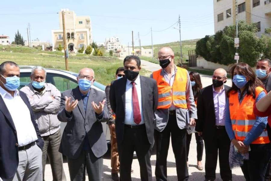 وزير الأشغال وممثلو منظمة العمل الدولية في زيارة تفقدية لأعمال الصيانة الروتينية لطرق في لواء ناعور