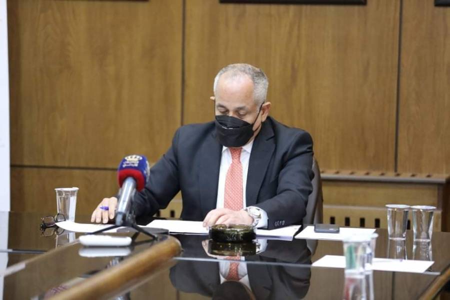 وزير الثقافة يلتقي اللجنة العليا لمكتبة الأسرة