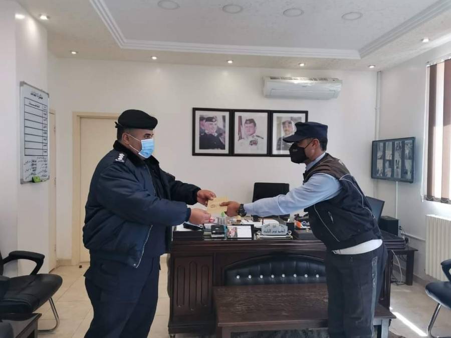 العقيد اللبابده || يكرم رقيب سير لامانته وتفانيه في العمل