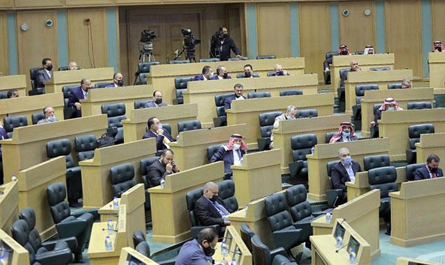 Lower House discusses 9 questions to gov’t in oversight session