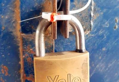 إغلاق منشأة ومخالفة اثنتين في عمان السبت