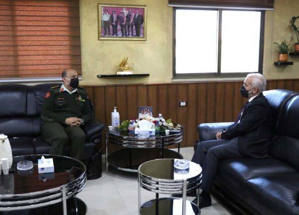 وزير التنمية الاجتماعية يزور المؤسسة الاستهلاكية العسكرية