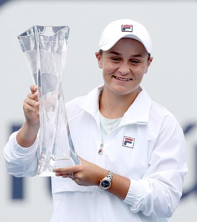 Barty retains Miami Open crown as injured Andreescu limps out