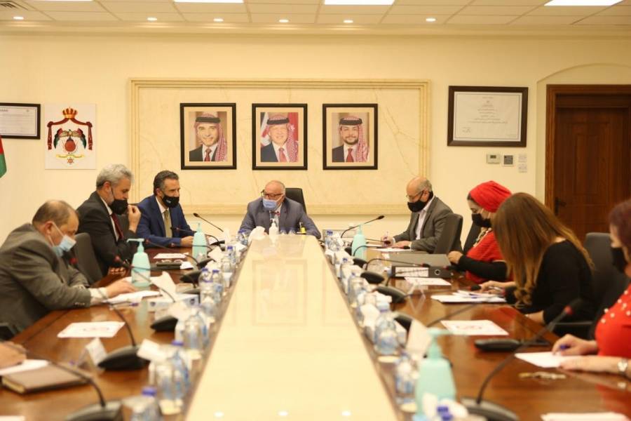 وزيرا الأشغال والسياحة يبحثان إجراءات السير بمشروع مركز الأبحاث والدراسات وحفظ المقتنيات الأثرية